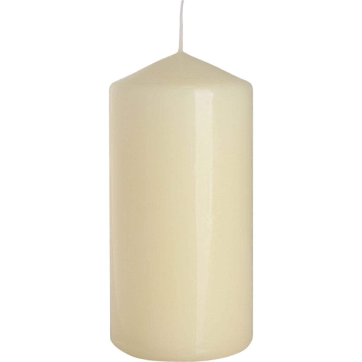 Cremefarbene Stumpenkerze 60 × 120 mm, Freisteller