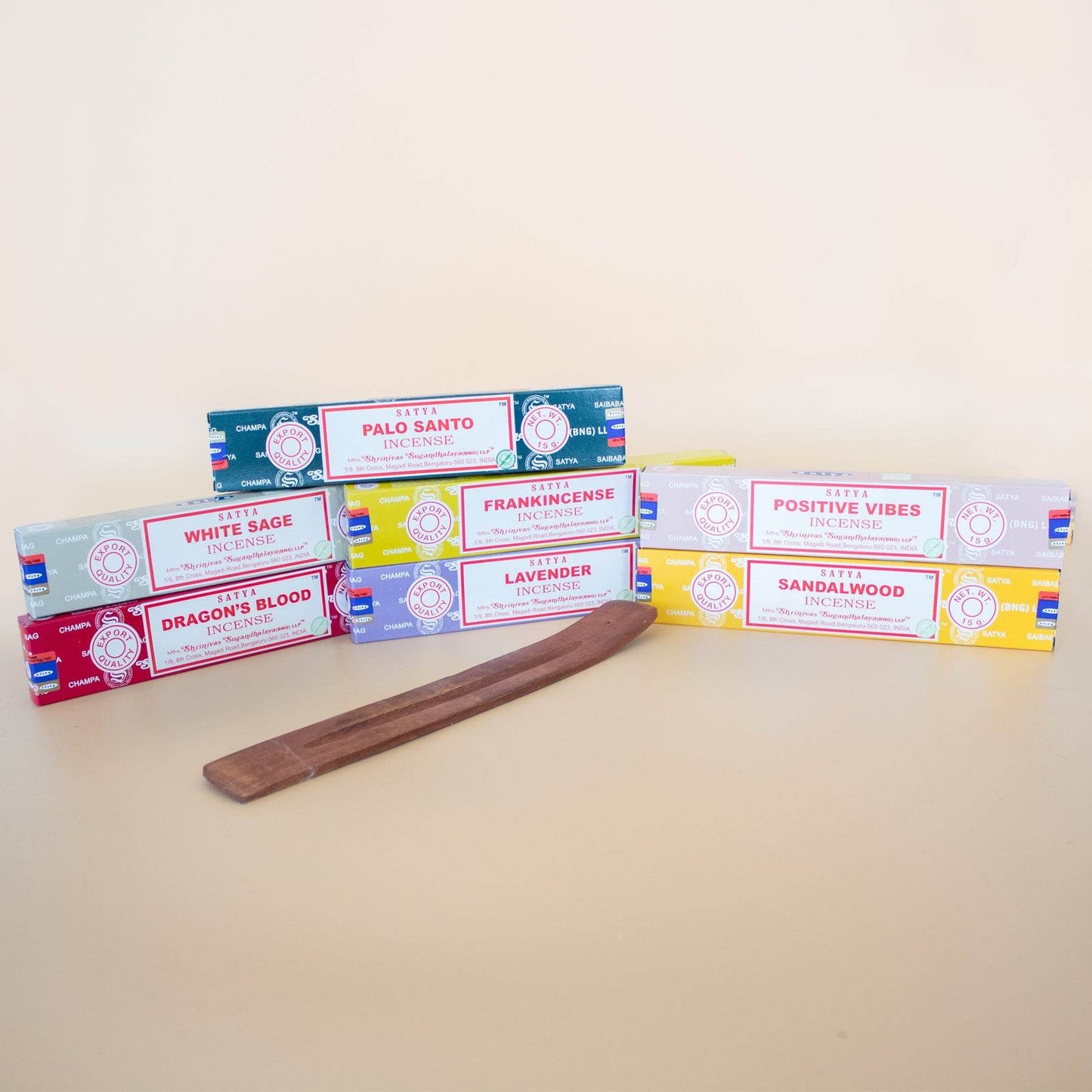 Satya Räucher-Stäbchen-Starterset (7 Düfte + 1 Mangoholz-Halter) - Räucherstäbchen - Hauttempel