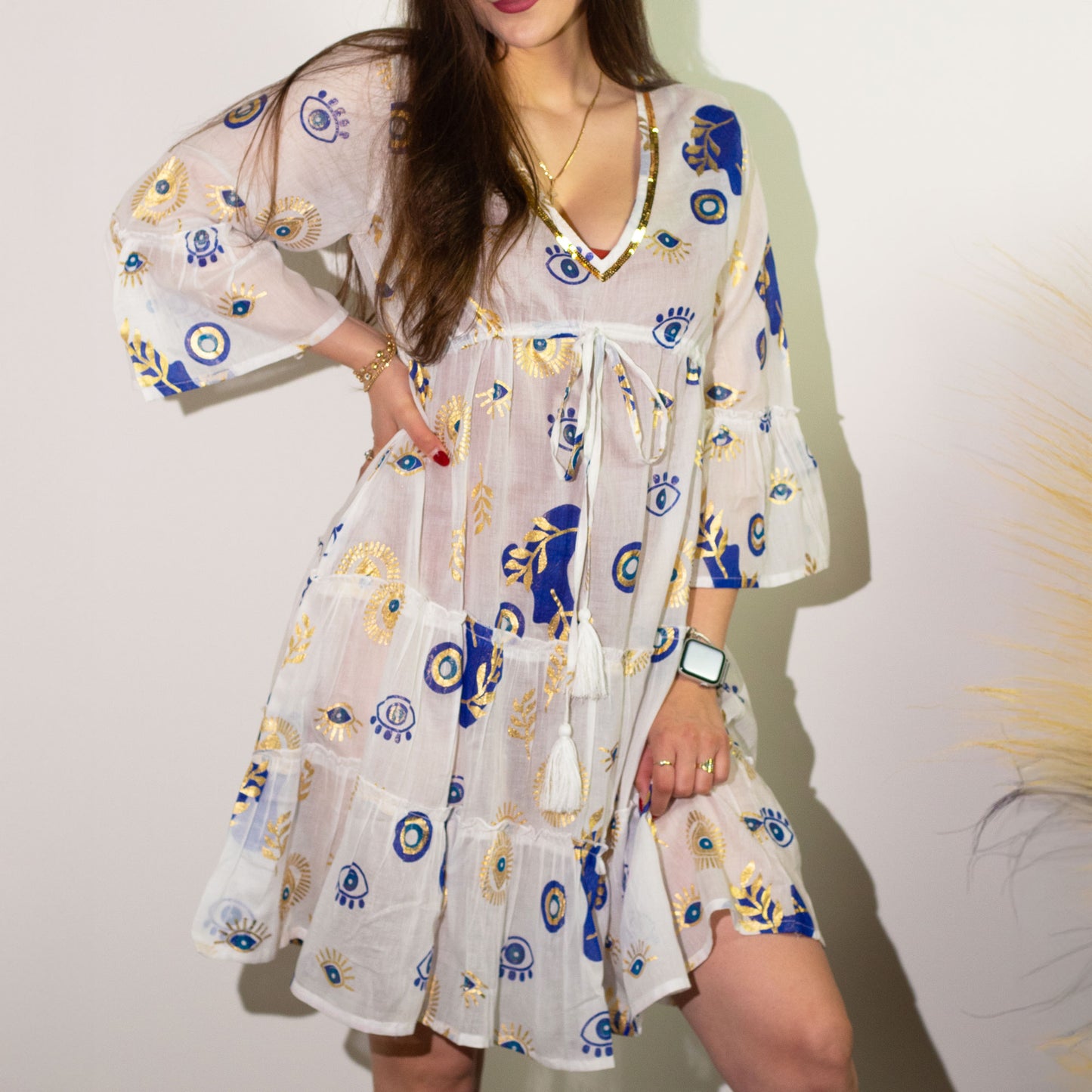 NOMAD SARI ON THE MED - Kleid in Weiß, Blau und Gold – Evil-Eye Motiv - handbemalt L/XL