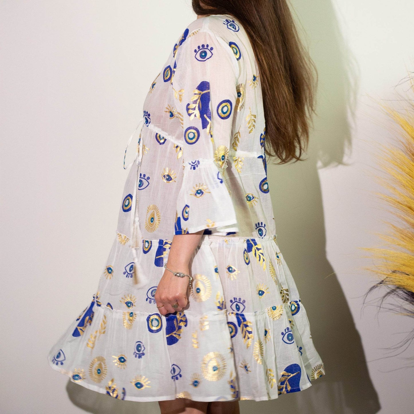 NOMAD SARI ON THE MED - Kleid in Weiß, Blau und Gold – Evil-Eye Motiv - handbemalt L/XL - Kleid - Hauttempel
