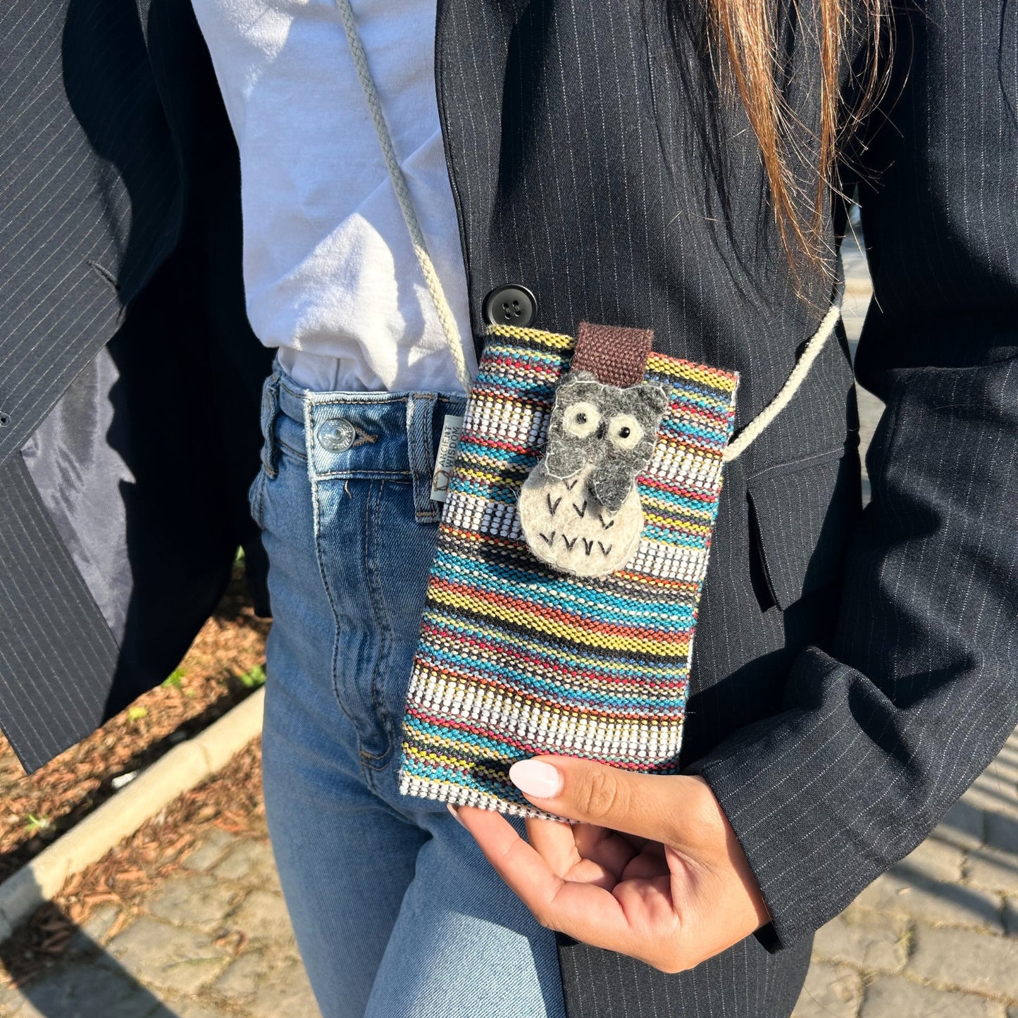 Handytasche - Bunt und weiße Streifen & Eulendekor