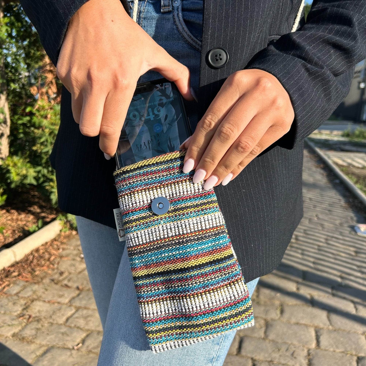 Handytasche - Bunt und weiße Streifen & Eulendekor - Handytasche - Hauttempel