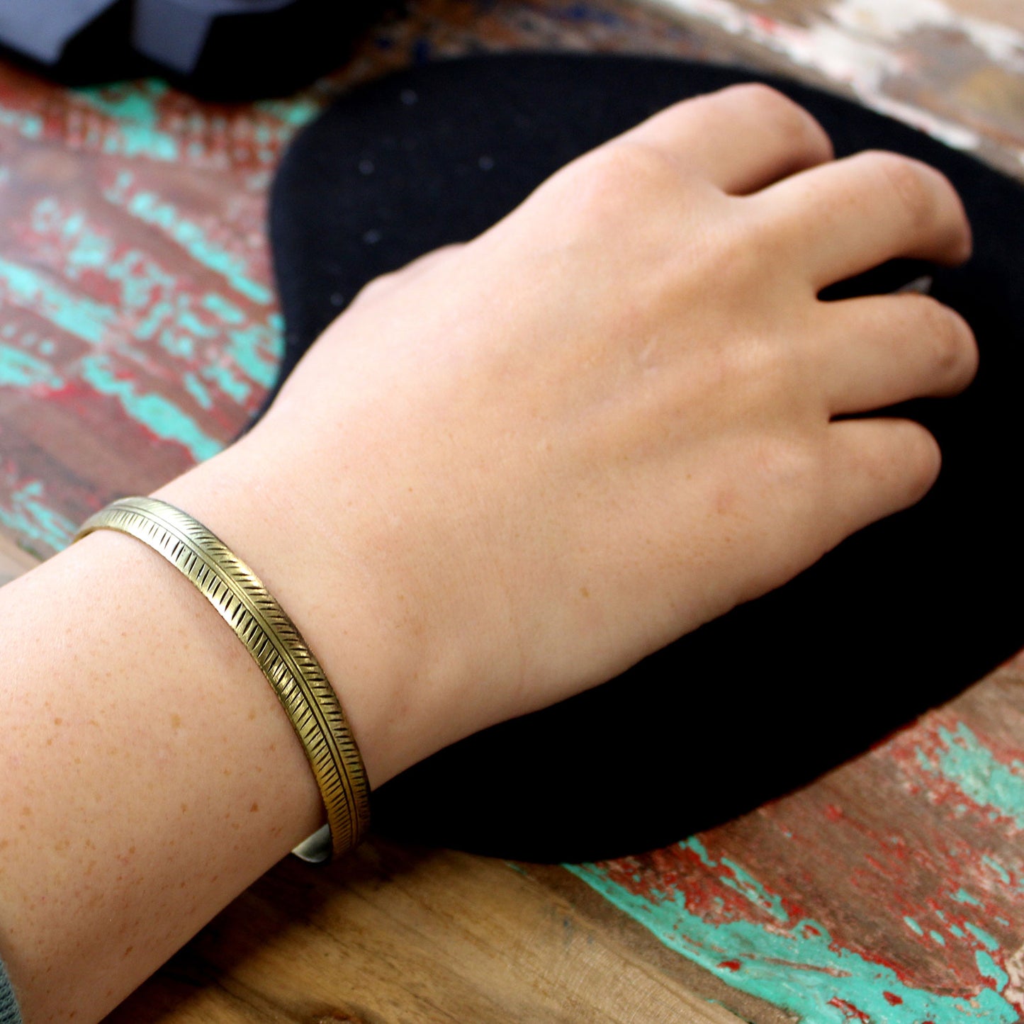 Tibetisches Armband "Großes Tribal Blatt" - Messing