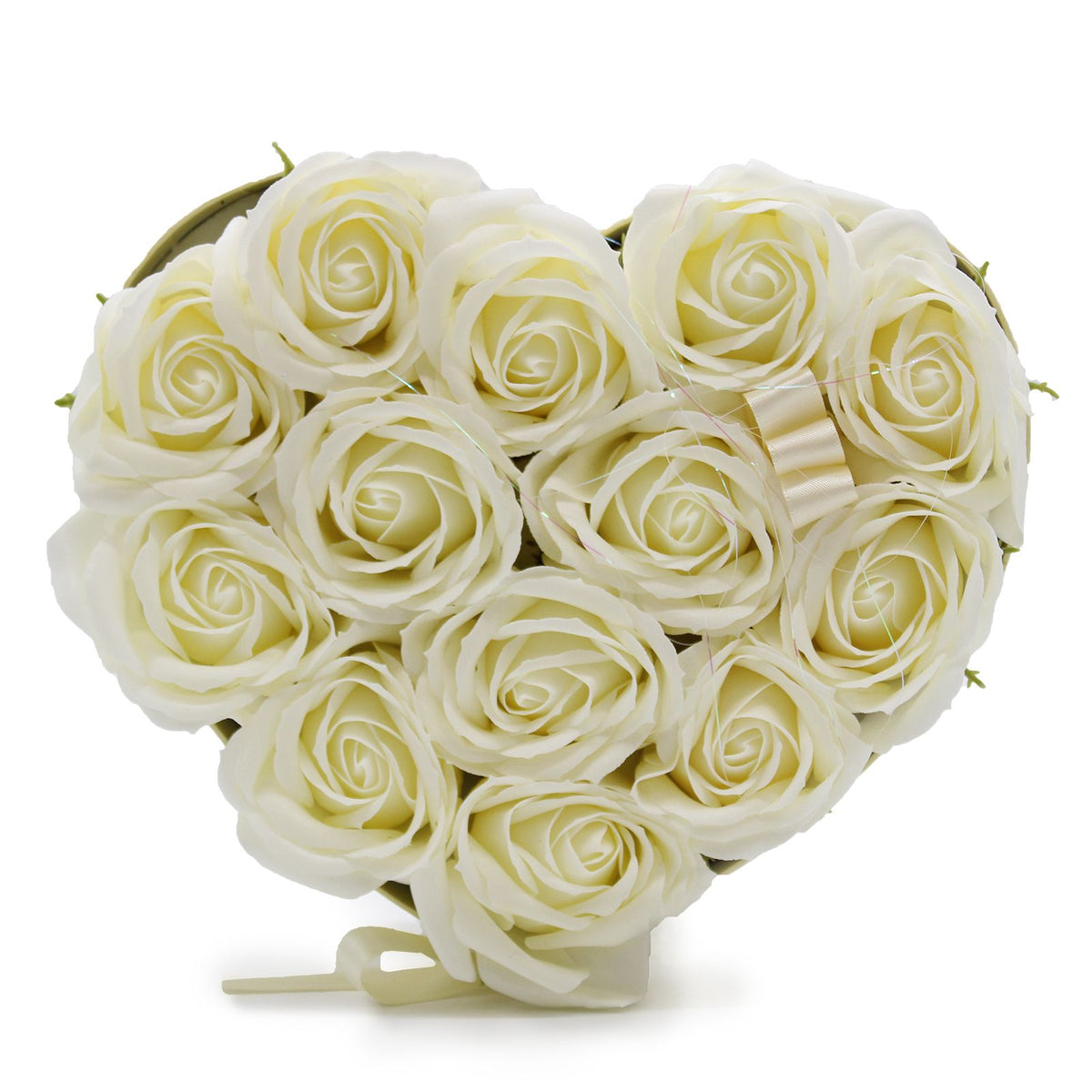 Seifenblumen Herzbouquet 13 Rosen Creme – herzförmige Box geöffnet, Draufsicht, Freisteller