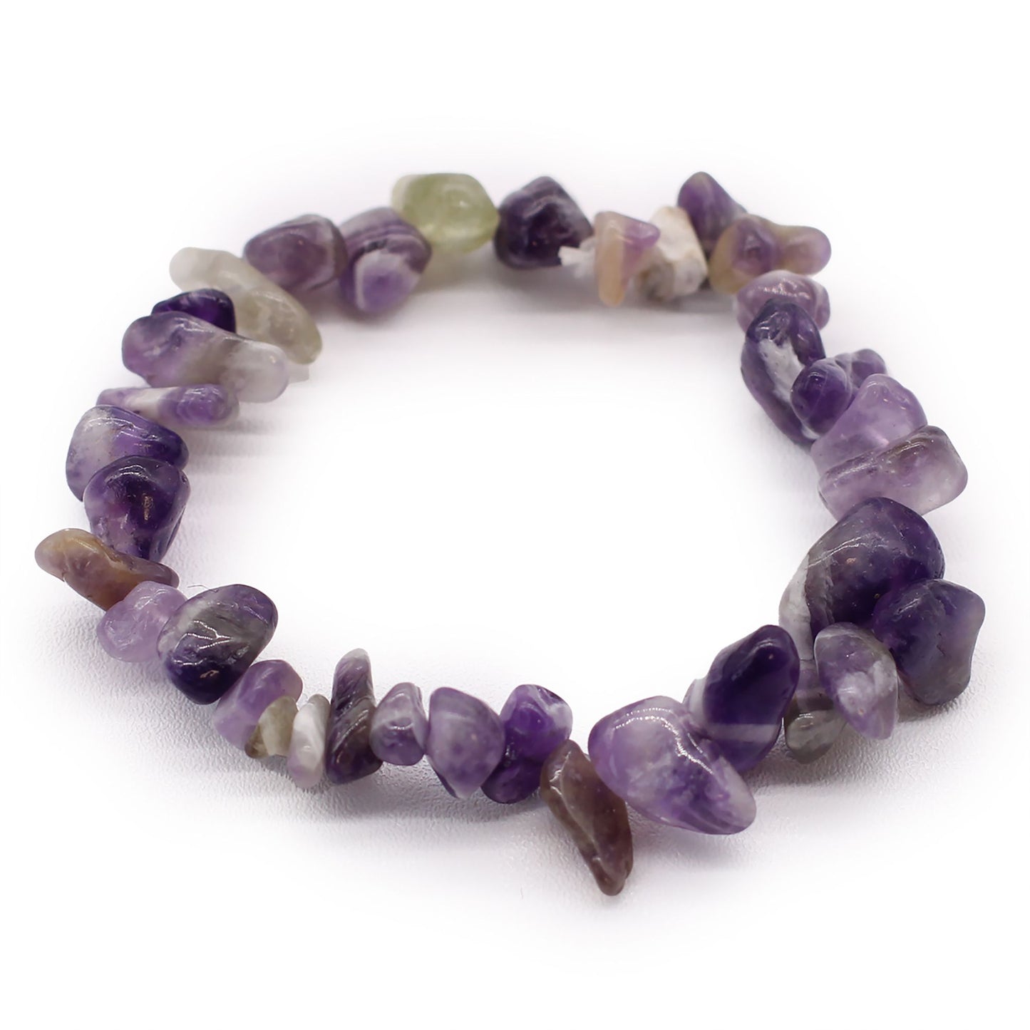 Edelsteinarmband Amethyst – lila Perlenarmband, Freisteller