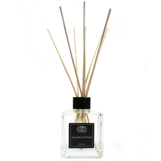 Rattanstäbchen-Diffusor Lavendel-Fenchel – ausgepackt dargestellt.